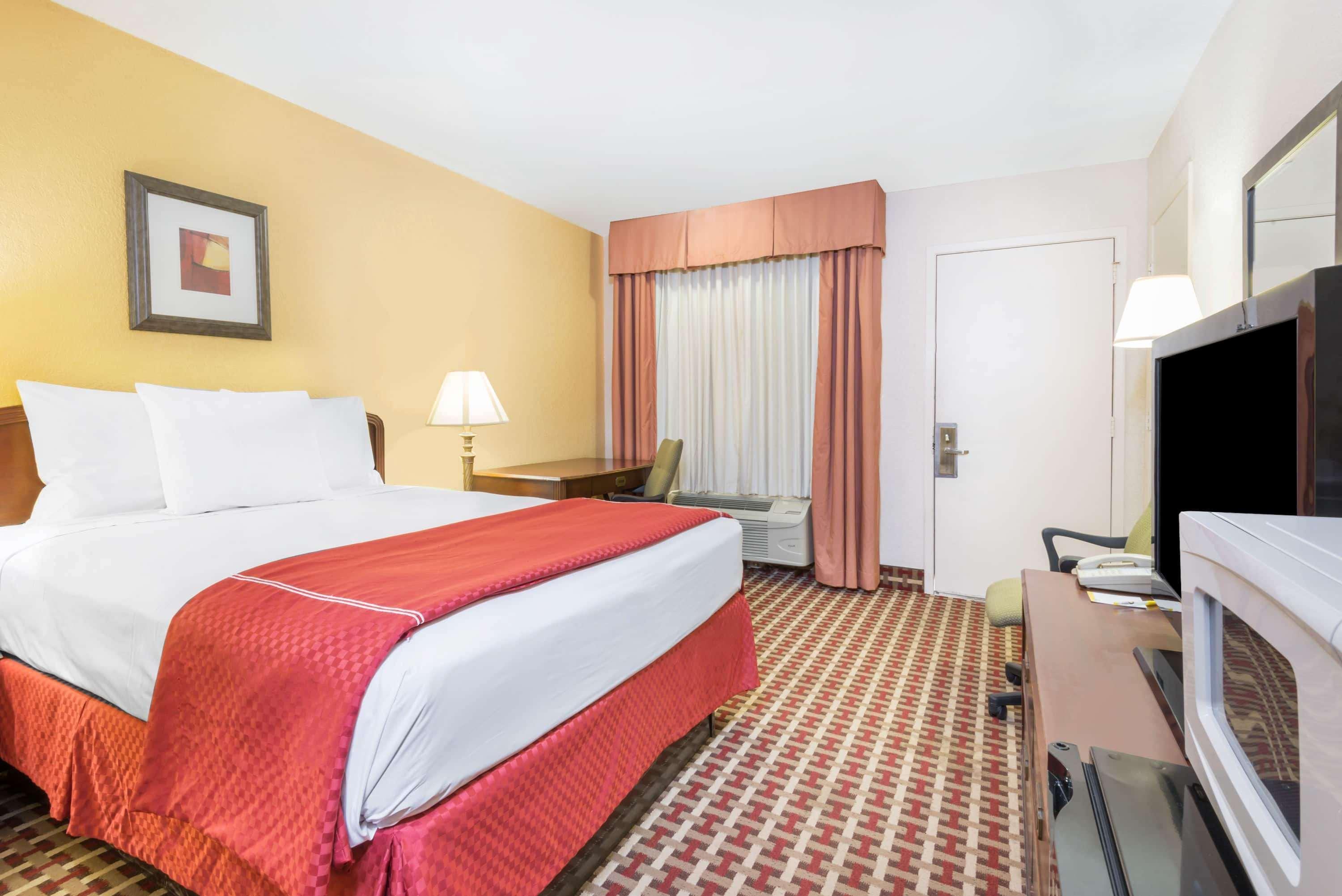 Days Inn By Wyndham Ottawa Екстер'єр фото